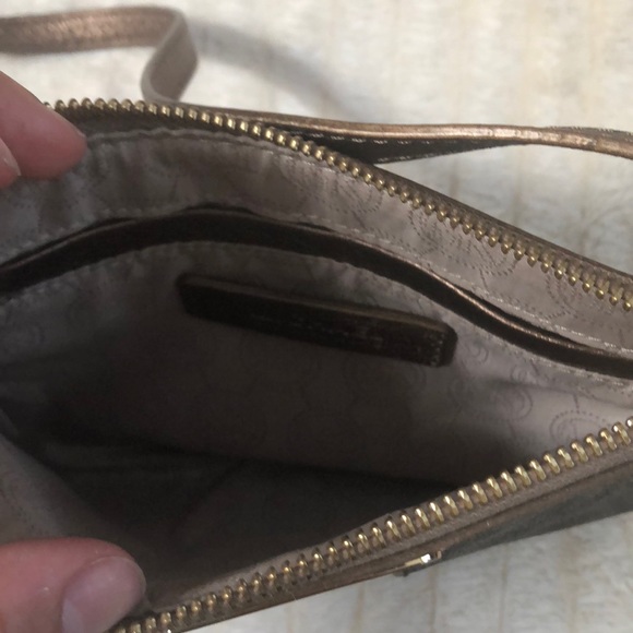 Michael Kors Crossbody - Picture 3 of 5